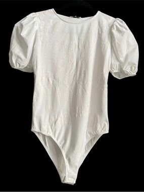 Zara White Puff-Sleeve Floral-Texture One-Piece Bodysuit - Size MEDIUM